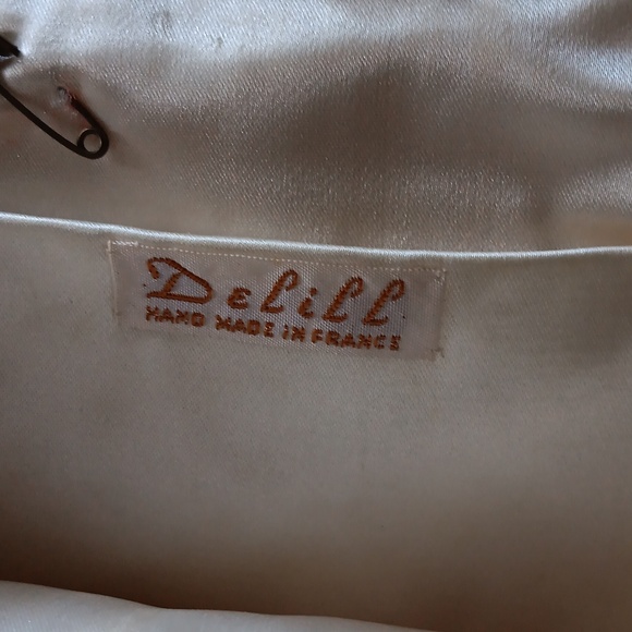 Delill Elegant Cream Sequin Clutch - Picture 4 of 5